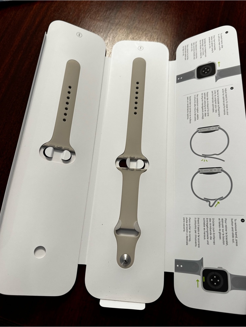 Authentic APPLE Sport Band Starlight 41 mm. BNIB